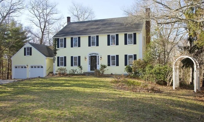 Minot House | Charming large 4-bedroom house in Scituate 1 mile from beach