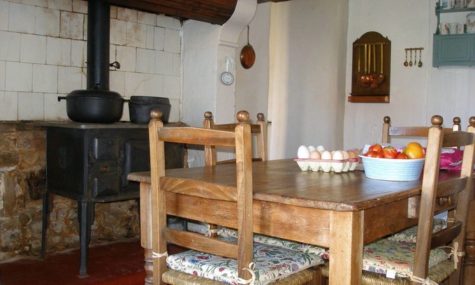 Vindefontaine House | Charming large house in a rural village with mature enclosed gardens