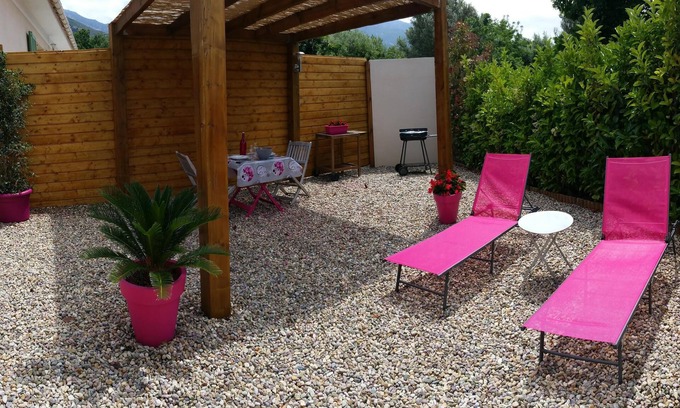 Patrimonio House | Charming little air-conditioned house with outdoor space in Patrimonio (wifi)