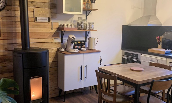 Trie-Chateau Bed & Breakfast | Charming little outbuilding in the countryside