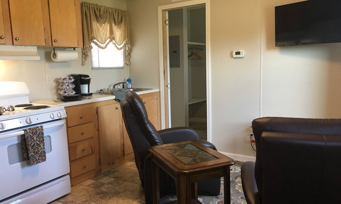 Newport House | Charming mini mobile home