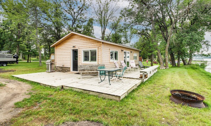 New York Mills Cabin | Charming Minnesota Cabin w/Dock on Big Pine Lake!