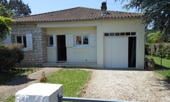 Trelissac Cottage | Charming Modern Home: WiFi, Terrace, Near Greenway, Close to Trélissac & Périgueux