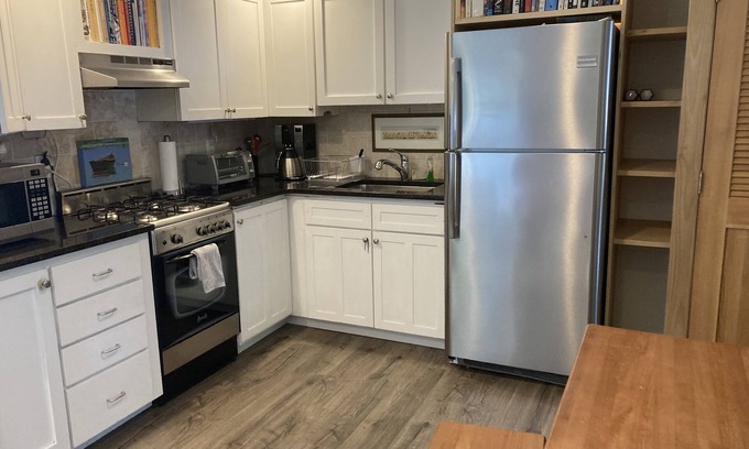 Montauk Apartment | Charming Montauk Getaway centrally located