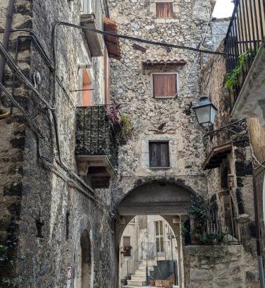 Pacentro House | Charming Mountain Retreat in Pacentro, Italy