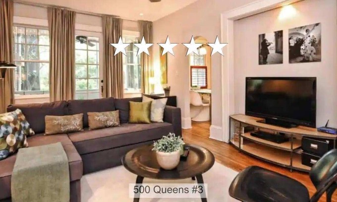 Cherry Condo | Charming Myers Park 2BR King Condo | Porch