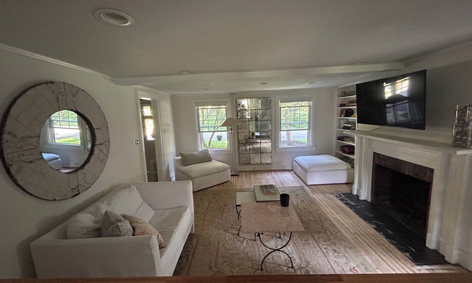 Cornwall-on-Hudson House | Charming newly renovated 2-bedroom house in the village of Cornwall-on-Hudson