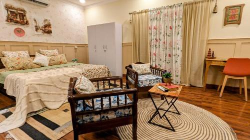 Sushant Lok Bed & Breakfast | Charming Nook & Breakfast Treat