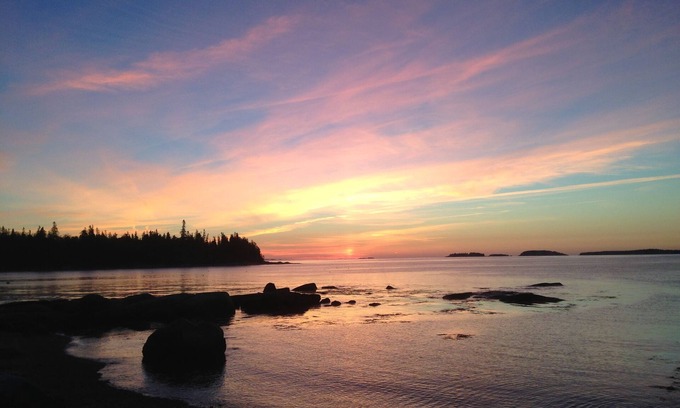 South Thomaston Cottage | Charming ocean-front 2-bedroom cottage with spectacular views!