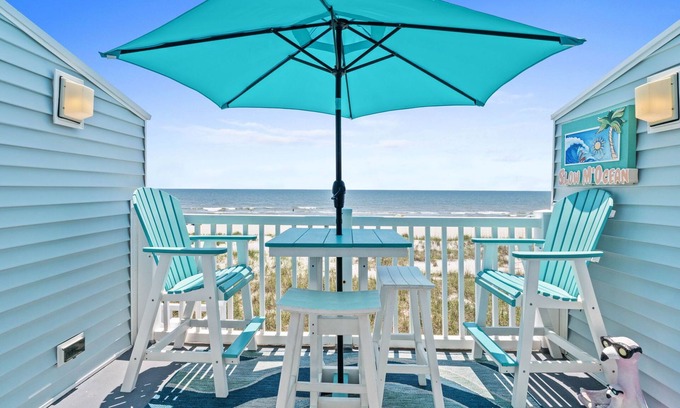 Ocean Isle Beach Condo | Charming Oceanfront 2BR Condo + Pool on Ocean Isle Beach, NC
