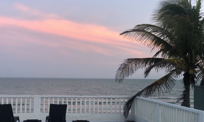 Chelem House | Charming Oceanfront Escape