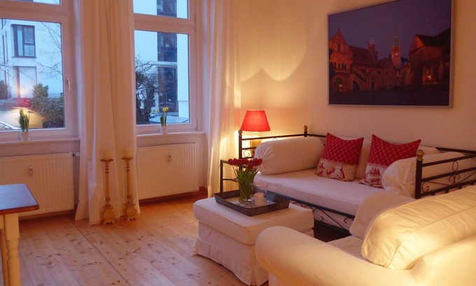 Ostliches Ringgebiet Apartment | Charming old apartment near the city in a great location