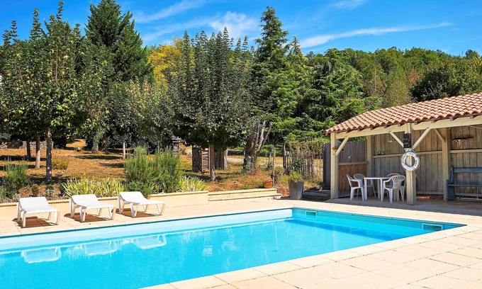 Tremolat House | Charming old tobacco barn with pool and large garden close to Tremolat village