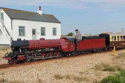 Dungeness House | Charming original fishermans cottage on Dungeness beach