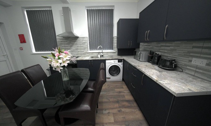 Telford Apartment | Charming Oxford Apartment in Telford - Flat 2