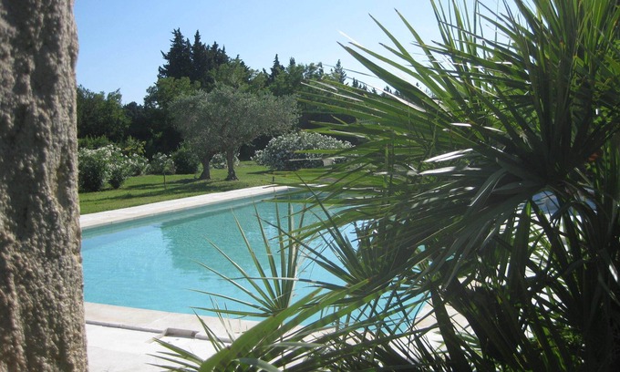 Caumont-sur-Durance House | Charming, peaceful farmhouse with swimming pool and wooded grounds, 6 km from Isle sur la Sorgue