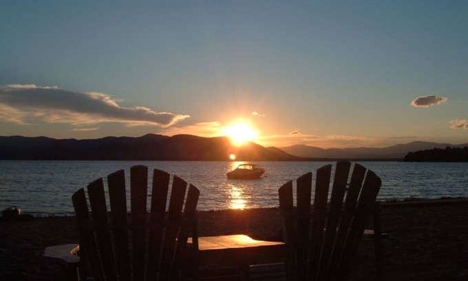Freedom Cabin | Charming Pet Friendly Ossipee Lake Vaca Home