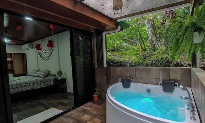 La Fortuna Cabin | Charming place with private Jacuzzi