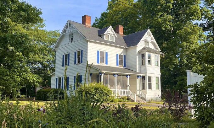 Saugerties South House | Charming Private Studio Saugerties