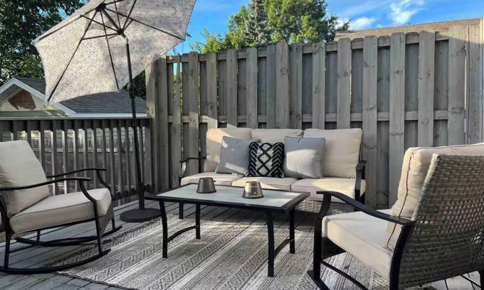 Wanskuck Apartment | Charming Private Townhouse, Heart of the City – Close to All Major Attractions!