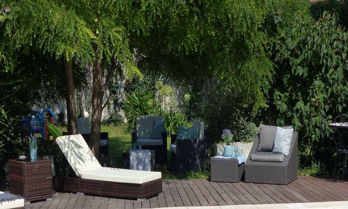 13th Arrondissement Villa | Charming Provencal house with swimming pool