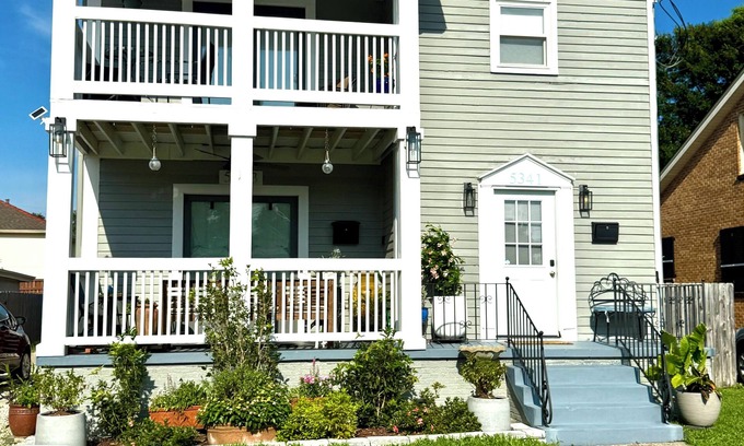 Gentilly House | Charming, Quiet, Safe 2BR - quick and easy access to all attractions in NO!