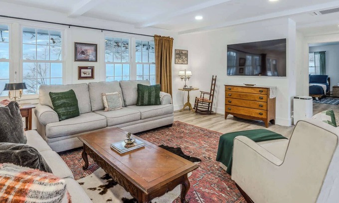 Woodstock House | Charming Ranch in the Woods | Woodstock Way