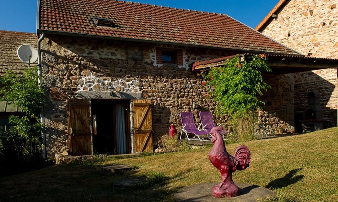 Chatel-Montagne Cottage | Charming renovated barn with garden, terrace, and pets welcome