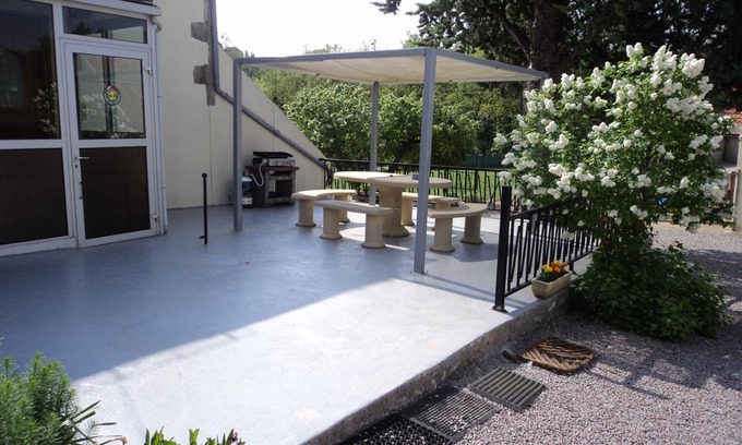 Bransat Cottage | Charming Renovated House with Spa, Terrace, and Children's Playground in Bransat