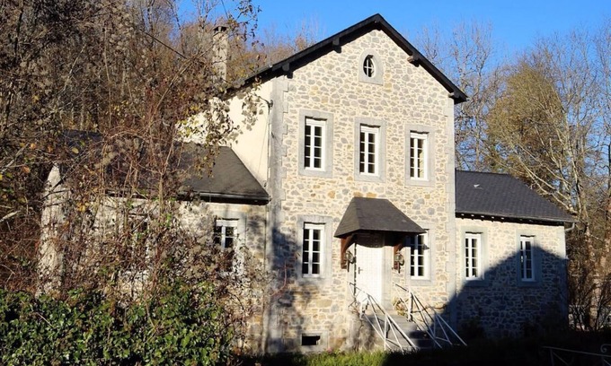 Rebenacq House | Charming renovated stone house, 20 minutes from Pau (in the Ossau Valley).
