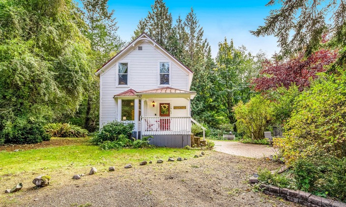 Adelma Beach House | Charming restored dog-friendly farmhouse near Sequim Bay