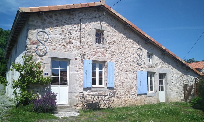 Secondigny House | Charming restored house