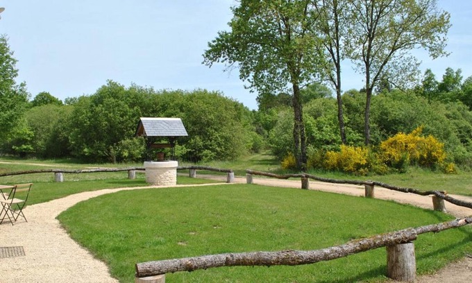 Razines Cottage | Charming Restored Vineyard House with Garden, Near Loire Castles