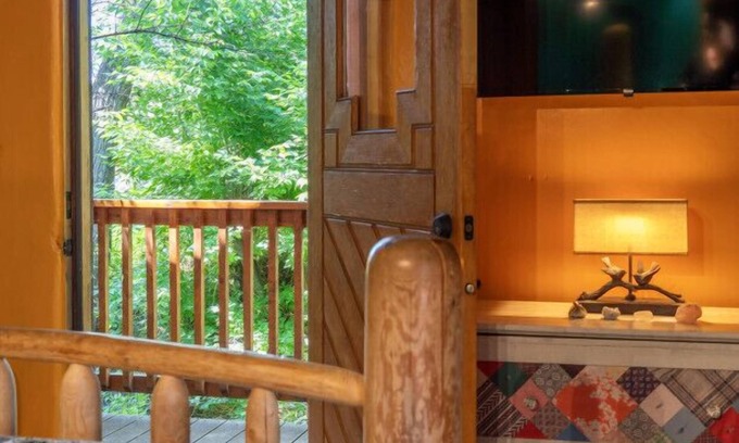 Taos House | Charming, Romantic Taos: Private Deck/Yard! Near Plaza, Hiking & Skiing