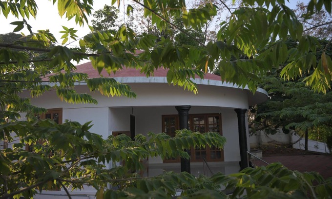 Anchal Villa | Charming roundhouse villa with garden view