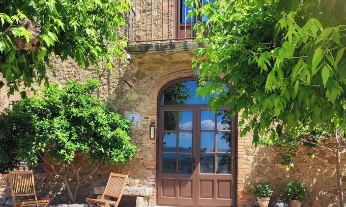 Casavells Cottage | Charming Rural Accommodation