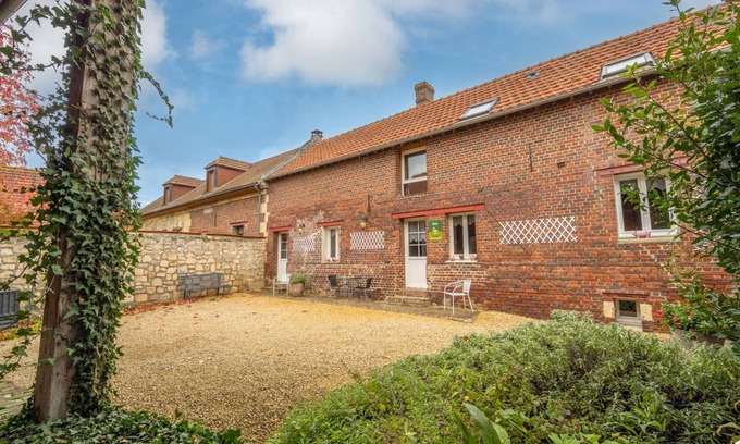 Ville Cottage | Charming Rural Retreat with Garden, Fireplace, and Modern Amenities in Picardy