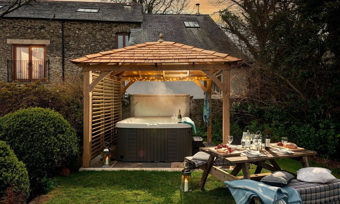 Widegates Cottage | Charming rural Water Mill conversion with private hot tub & EV charging