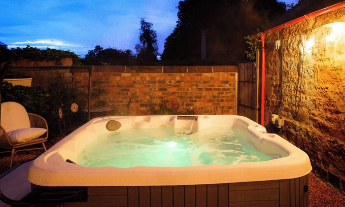 Blairgowrie House | Charming, rustic & well equipped garden cottage