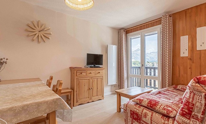 Aussois Apartment | Charming Savoyard apartment for 5 with parking