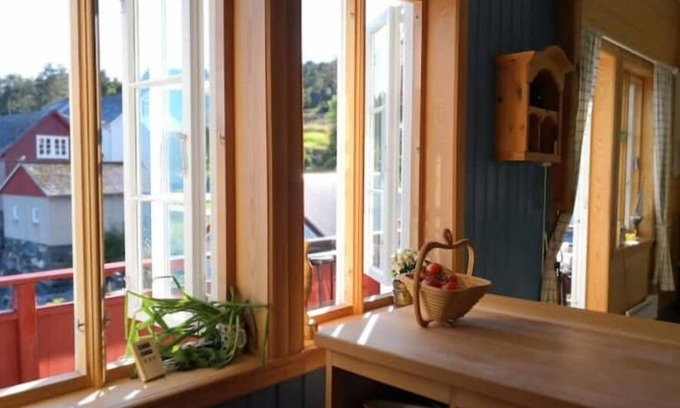 Kvinnherad House | Charming sea house with private sauna & jetty with direct access to the fjord