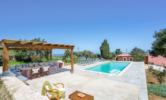Tria Monastiria House | Charming spacious house, 5min from Rethymno!