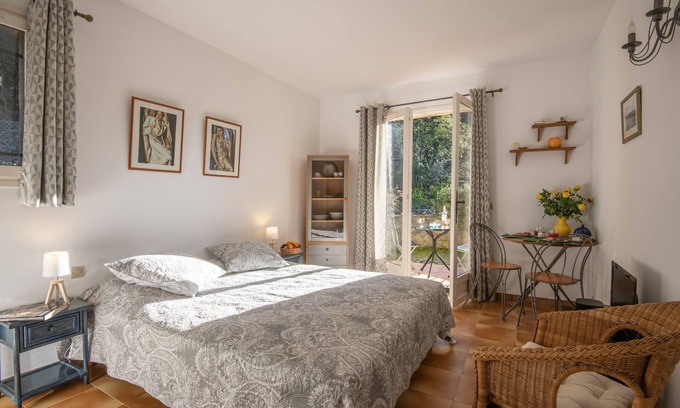 Saint-Paul-de-Vence Apartment | Charming studio in St Paul de vence in villa, with terrace