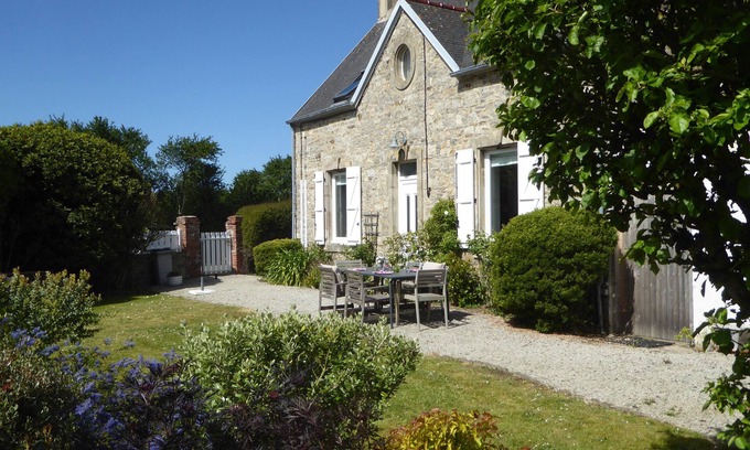 Portbail House | Charming stone house near the sea