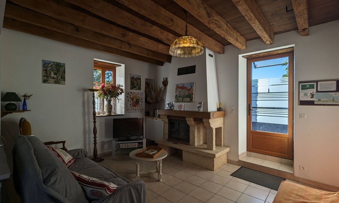Perassay Cottage | Charming Stone House with Terrace, Kids’ Playground, and Equestrian Space in Scenic Berry