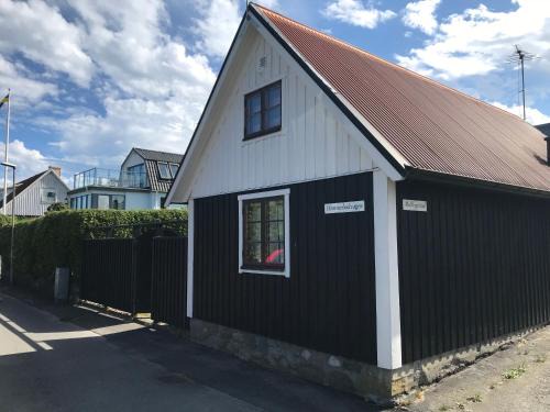 Kivik House | Charming street house in downtown Kivik, Österlen