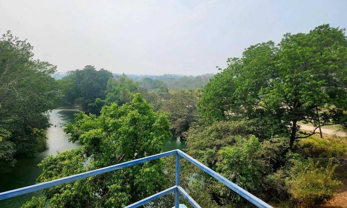 Bullet Tree Falls Apartment | Charming studio with views of the Mopan River in peaceful Bullet Tree Falls