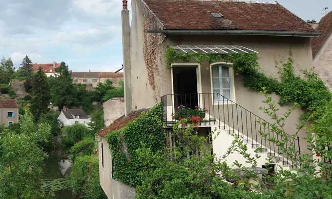 Semur-en-Auxois House | Charming studio in the heart of the medieval city