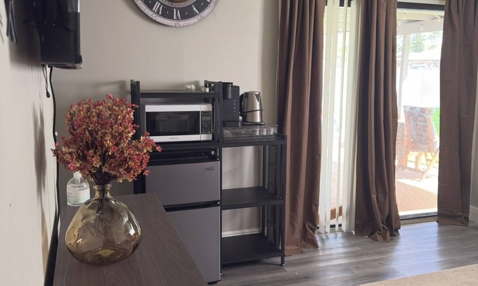 Margate Apartment | Charming studio in Margate with private entrance