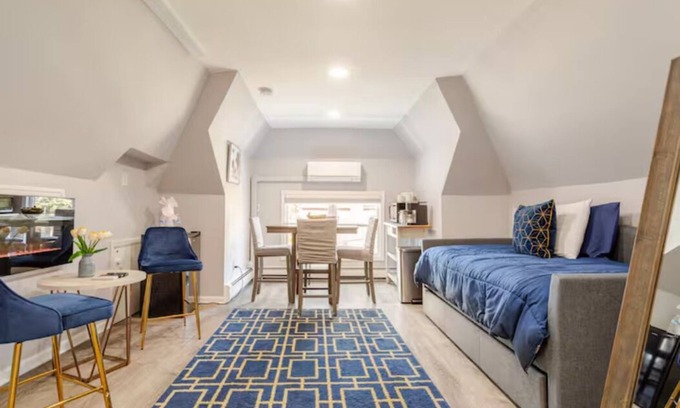 New Rochelle Apartment | Charming studio in marvelous New Rochelle with WiFi, AC
